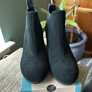 Women’s Toms Kelsey Black Suede Bootie
